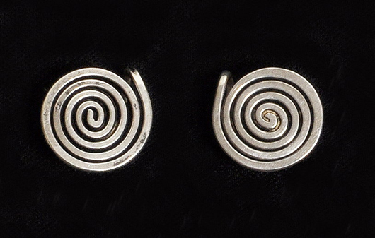 Alexander Calder sterling silver spiral earrings. Woodbury Auction image.